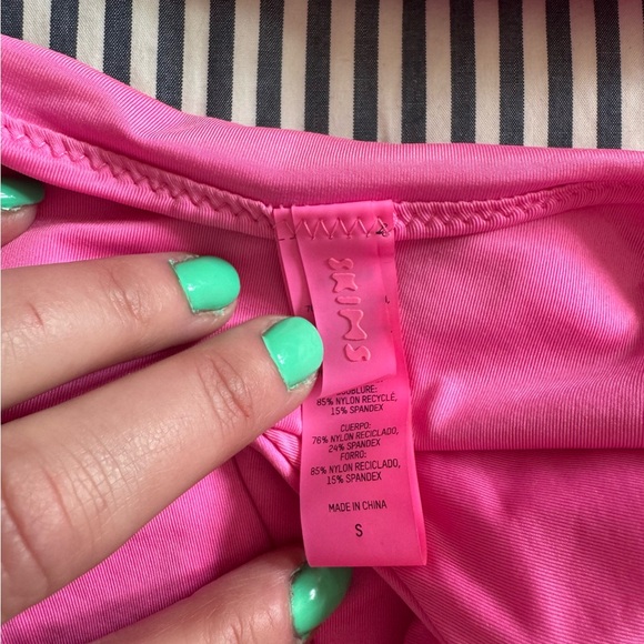 SKIMS Vibrant Pink Bikini Set - Picture 4 of 9